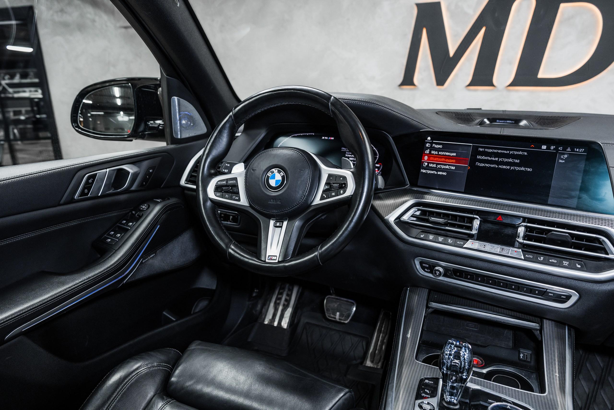 BMW X5 — вид спереди
