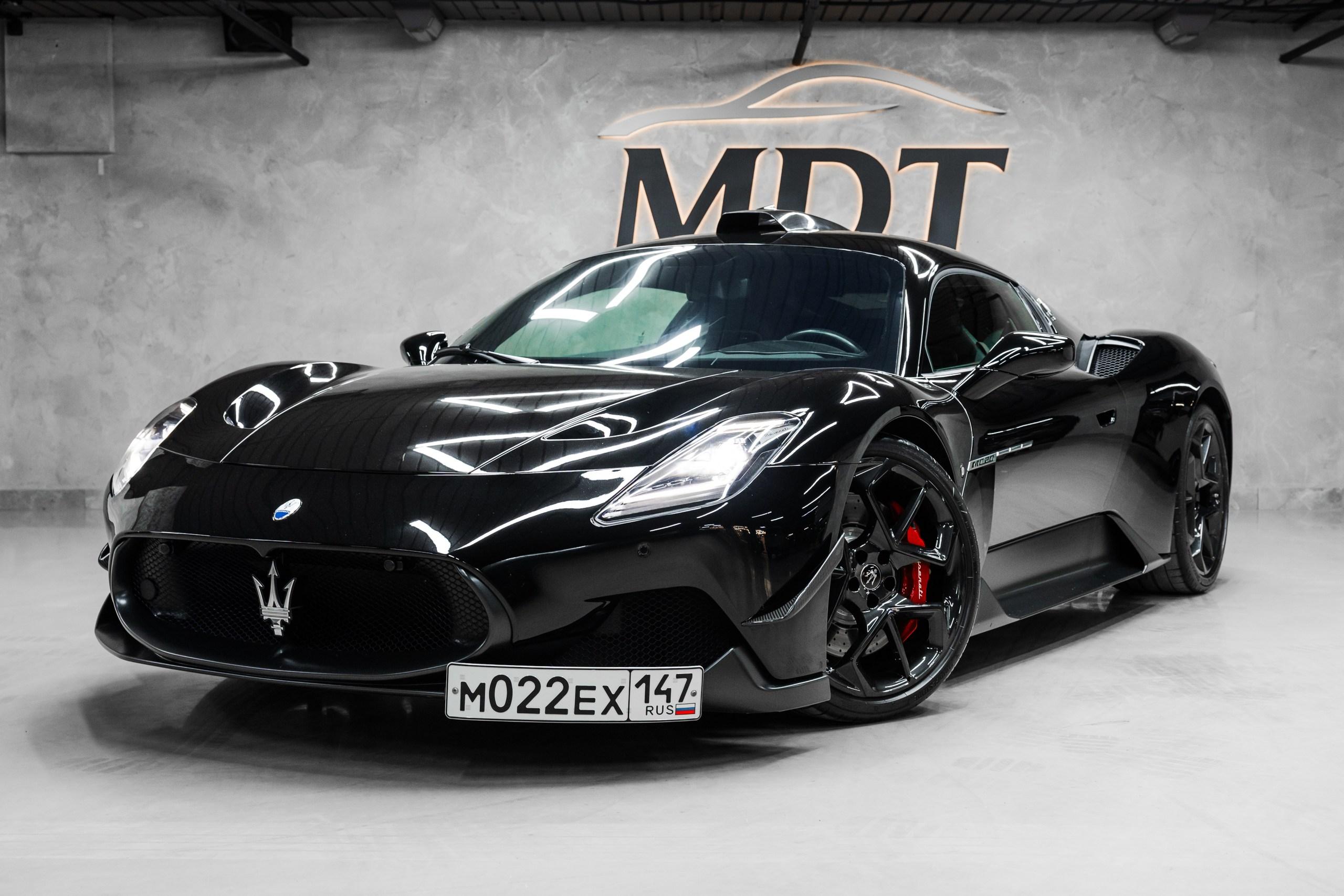 Maserati MC20 — перед